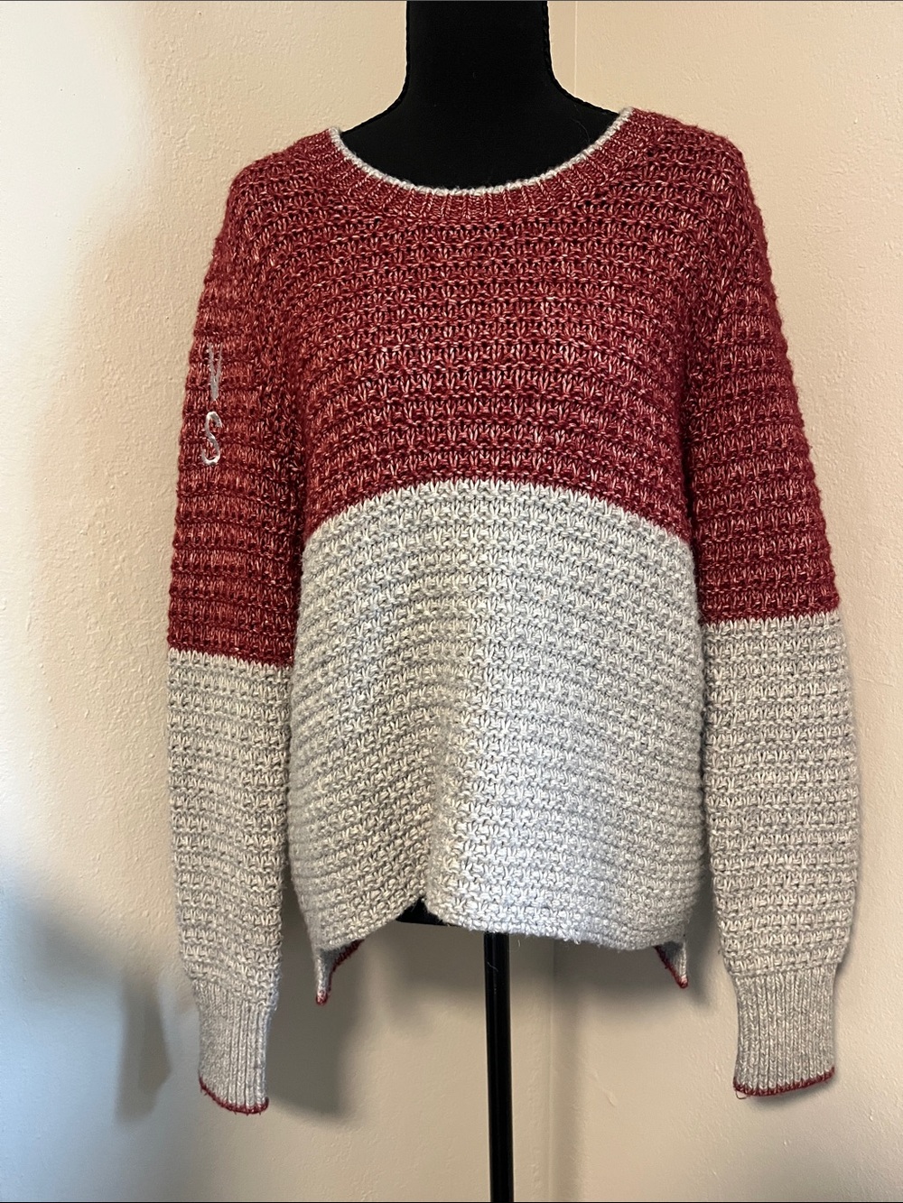Victoria’s Secret Cozy Two-Tone Crewneck Sweater in Burgundy & Light Gray-Medium